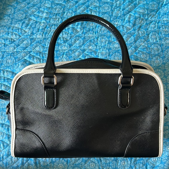 Floozie heart handbag, black and white. - Picture 2 of 4